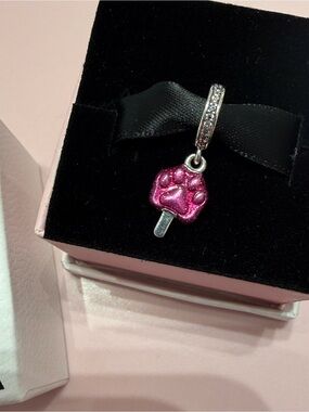 Pandora Disney Park Zootopia Pawpsicle charm